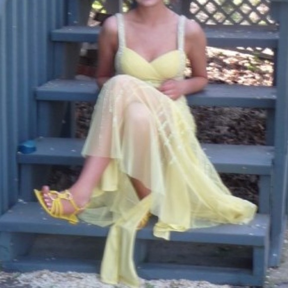 Yellow prom dress - Picture 7 of 7